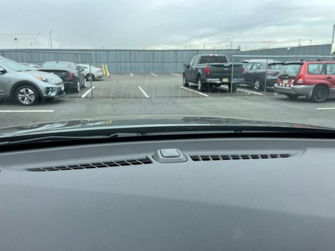 Used 2025 Chevrolet TrailBlazer LT image 18