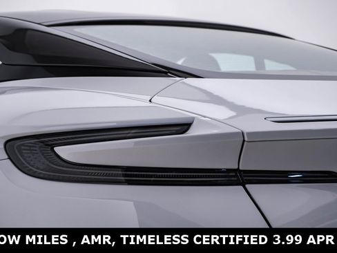 Used 2021 Aston Martin DB11 AMR image 12