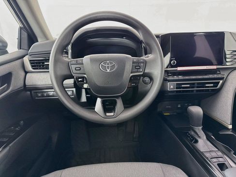 Used 2026 Toyota Camry LE FWD image 29