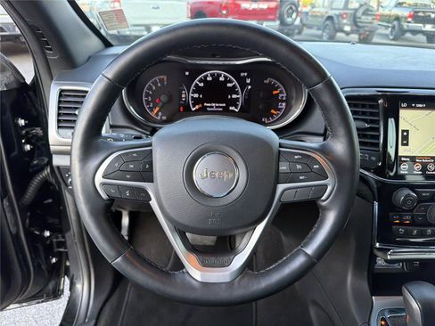 Used 2022 Jeep Grand Cherokee Laredo X AWD/4WD image 23