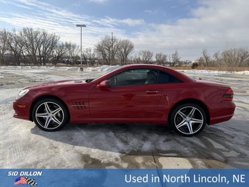 Used 2011 Mercedes-Benz SL 550 image 2