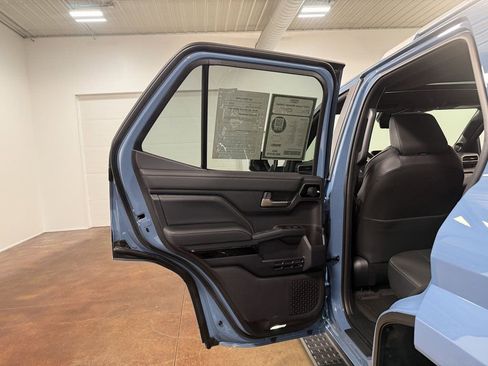 Used 2025 Toyota 4Runner Limited w/ Tow Technology Package image 46