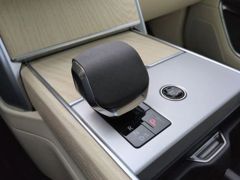 Certified 2024 Land Rover Range Rover SE AWD/4WD image 34