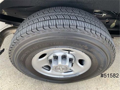 Used 2020 Chevrolet Express 2500 image 23