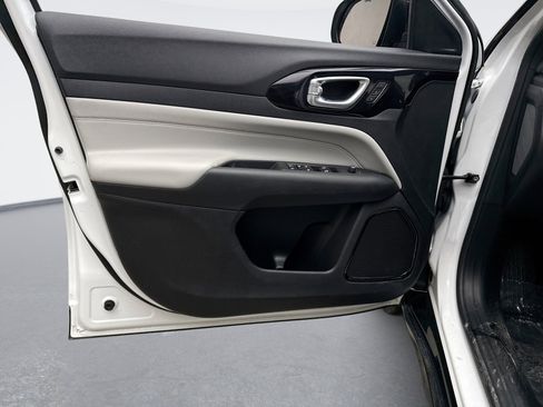 Used 2023 Jeep Compass Limited w/ Elite Group image 9