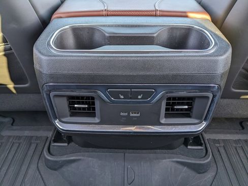 Used 2025 GMC Sierra 2500 Denali Ultimate image 50