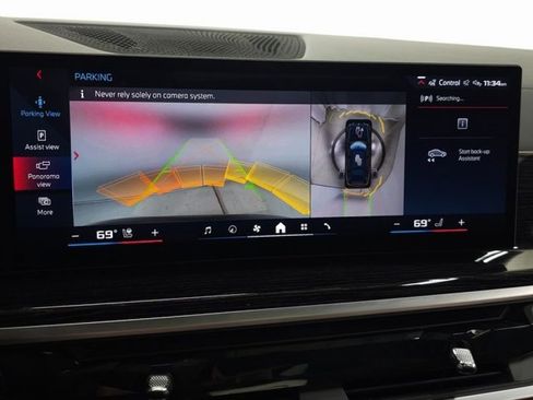 Used 2025 BMW X7 M60i image 34