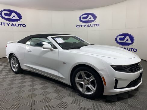Used 2020 Chevrolet Camaro LT image 1