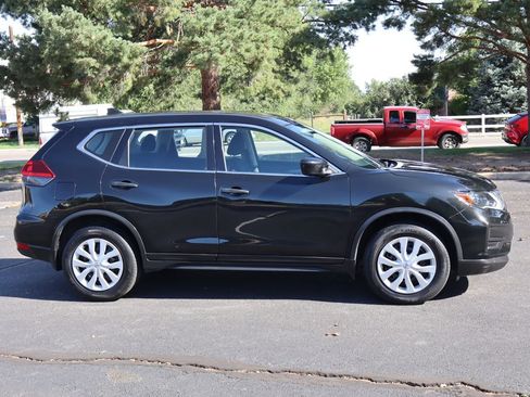 Used 2018 Nissan Rogue S AWD/4WD image 3