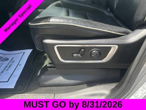 Used 2024 RAM 1500 Laramie AWD/4WD image 17