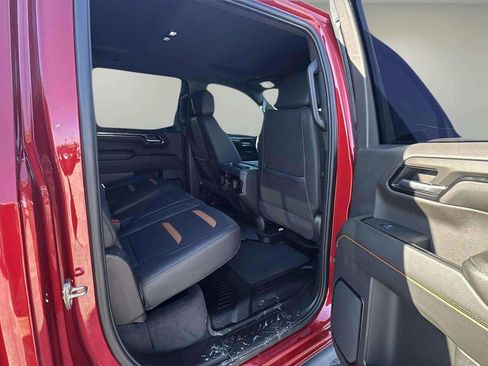 Used 2024 GMC Sierra 1500 AT4 w/ Technology Package AWD/4WD image 12