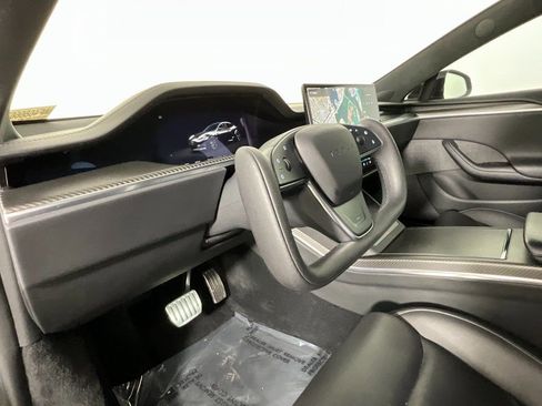 Used 2022 Tesla Model S Plaid image 14