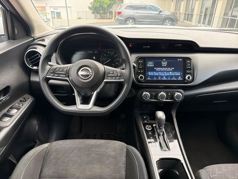 Used 2024 Nissan Kicks SV image 11
