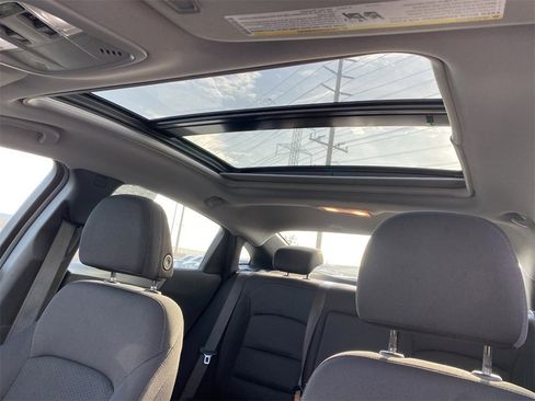 Used 2024 Chevrolet Malibu LT image 34