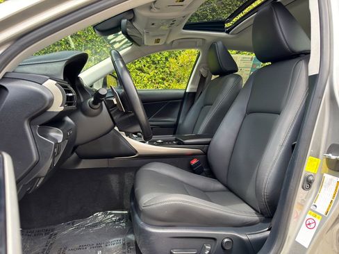Used 2018 Lexus IS 300 w/ Accessory Package RWD image 15