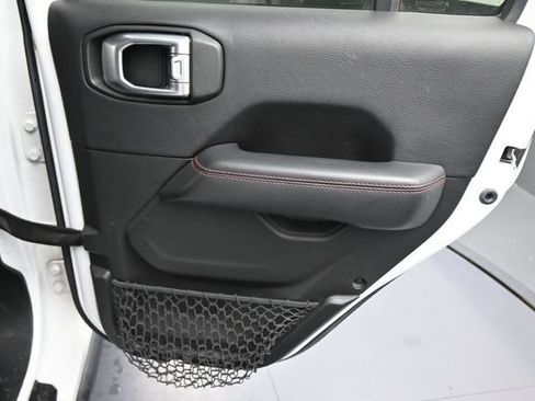 Used 2020 Jeep Gladiator Rubicon AWD/4WD image 15
