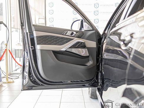 Used 2025 BMW X6 M Competition w/ Executive Package image 36