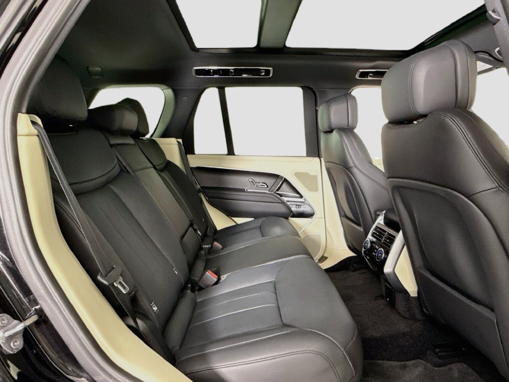 Used 2024 Land Rover Range Rover SE AWD/4WD image 15