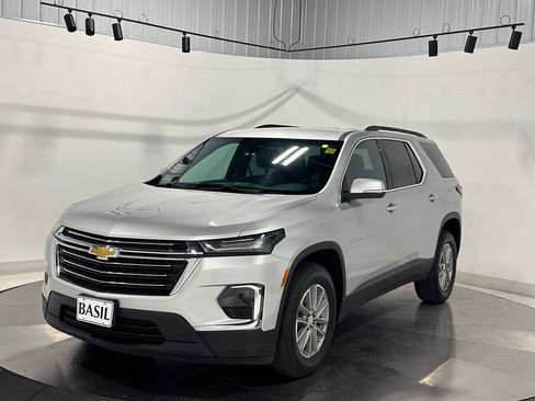 Used 2022 Chevrolet Traverse LT FWD image 8