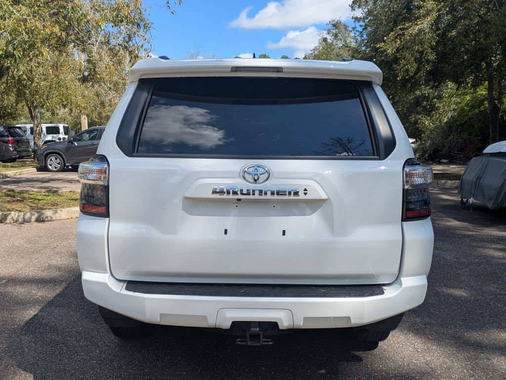 Used 2024 Toyota 4Runner SR5 Premium w/ Moonroof Package RWD image 5