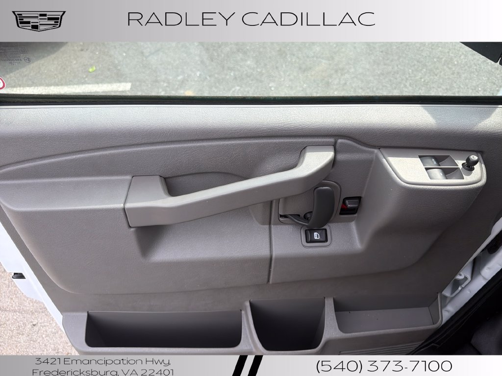 Used 2025 GMC Savana 2500 w/ Driver Convenience Package RWD image 3