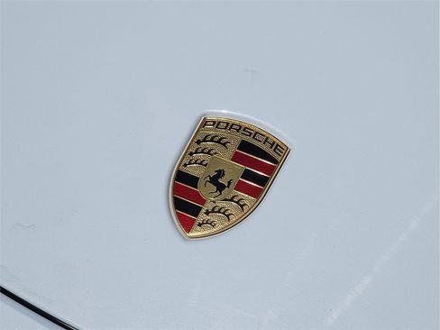 Used 2021 Porsche 718 Cayman Base image 7