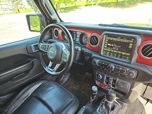 Used 2021 Jeep Gladiator Rubicon AWD/4WD image 14
