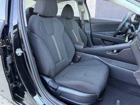 Used 2026 Hyundai Elantra SE image 23