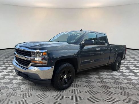 Used 2019 Chevrolet Silverado 1500 LT AWD/4WD image 3