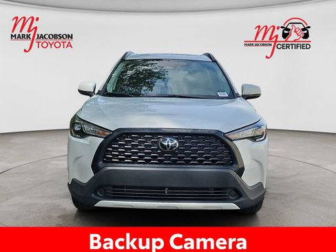 Used 2024 Toyota Corolla Cross LE w/ Moonroof Package FWD image 3