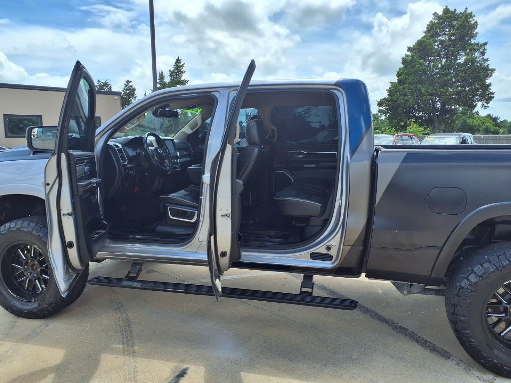 Used 2019 RAM 1500 Laramie AWD/4WD image 19