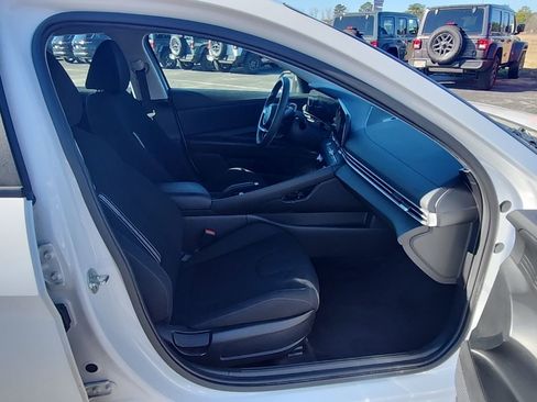 Used 2024 Hyundai Elantra SEL image 23