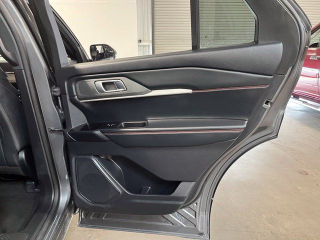 Used 2025 Ford Explorer ST-Line AWD/4WD image 16