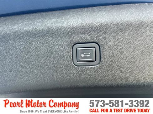 Used 2023 Buick Enclave Premium AWD/4WD image 25