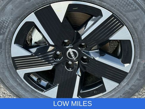 Used 2025 Nissan Kicks SV image 12