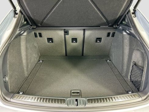 Used 2026 Porsche Macan AWD/4WD image 29