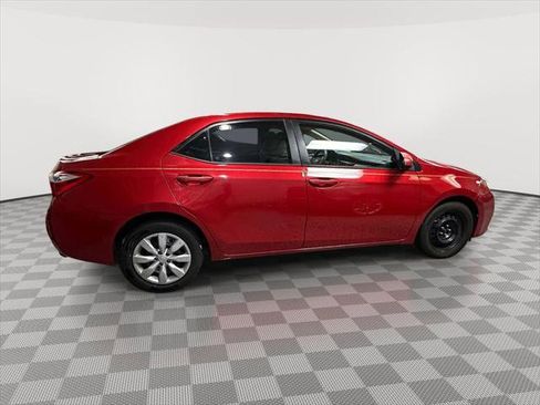 Used 2015 Toyota Corolla LE FWD image 2