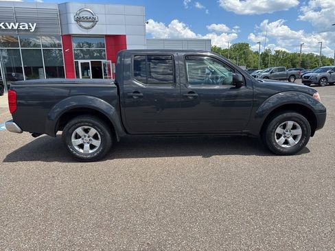 Used 2013 Nissan Frontier SV AWD/4WD image 8
