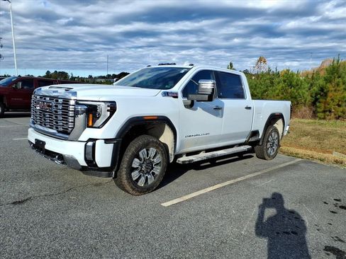 New 2026 GMC Sierra 2500 Denali w/ Denali Reserve Package image 7