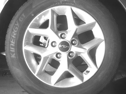 Used 2025 Kia Soul LX w/ LX Technology Package FWD image 14
