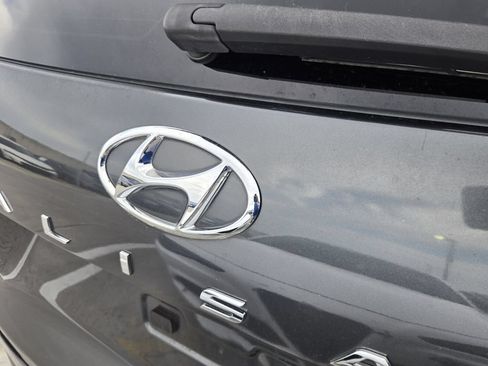 Used 2022 Hyundai Palisade SEL w/ Premium Package FWD image 11