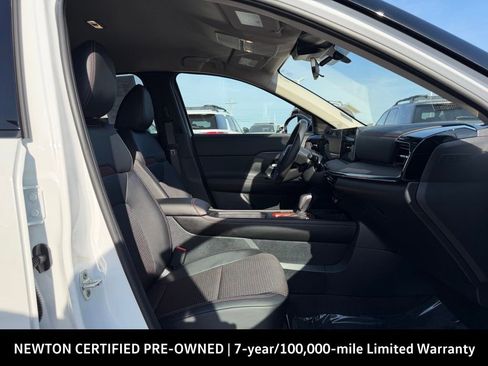 Used 2025 Nissan Kicks SR FWD image 22