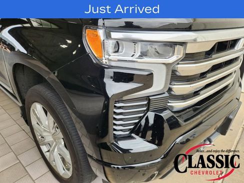 Used 2025 Chevrolet Silverado 1500 High Country w/ High Country Premium Package image 9
