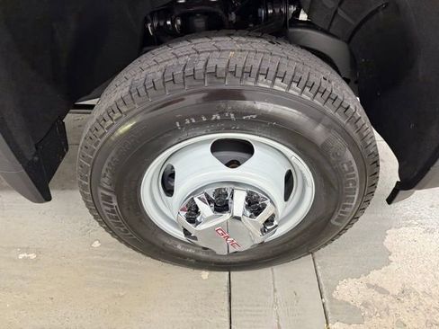 New 2026 GMC Sierra 3500 SLE w/ SLE Convenience Package image 4
