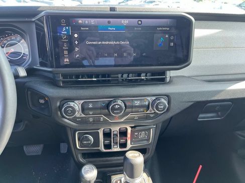 Used 2025 Jeep Wrangler Unlimited Sport AWD/4WD image 8