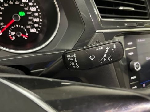 Used 2019 Volkswagen Tiguan SE w/ Panoramic Sunroof Package AWD/4WD image 18