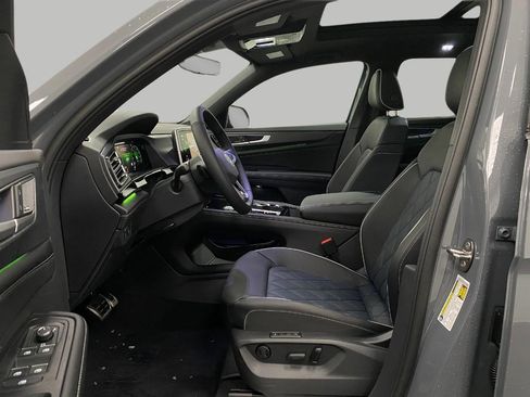 New 2026 Volkswagen Atlas Cross Sport SEL Premium R-Line AWD/4WD image 32