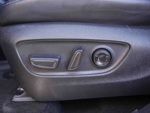 Used 2023 Toyota Highlander Platinum FWD image 26