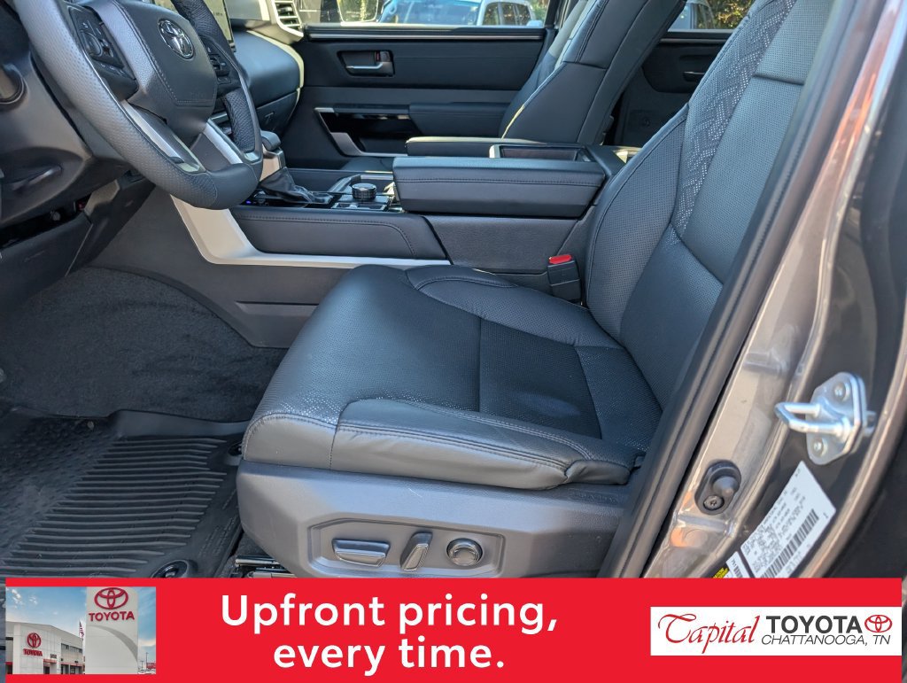Used 2025 Toyota Tundra Limited AWD/4WD image 12
