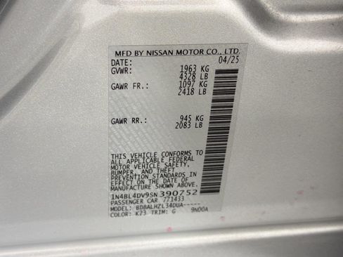 Used 2025 Nissan Altima 2.5 SV FWD image 30